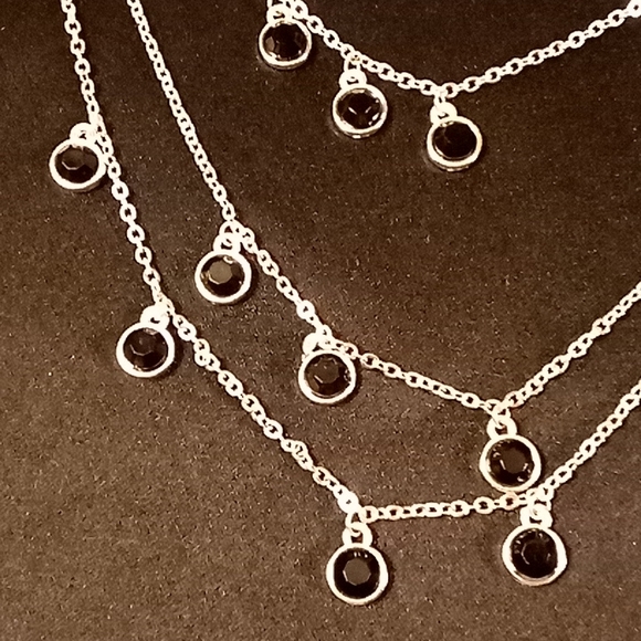 NWOT Silver Triple Layered Necklace with Black Beads - Picture 2 of 9